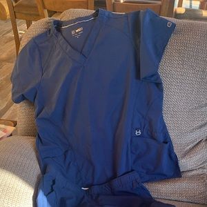 Wonder wink navy blue scrub set